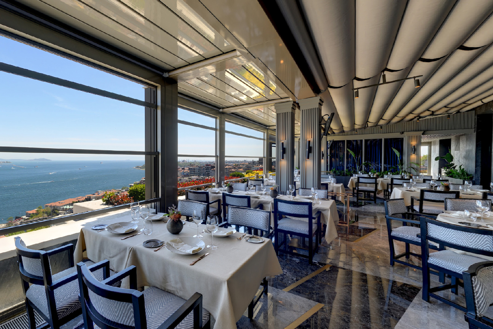 IZAKA RESTAURANT